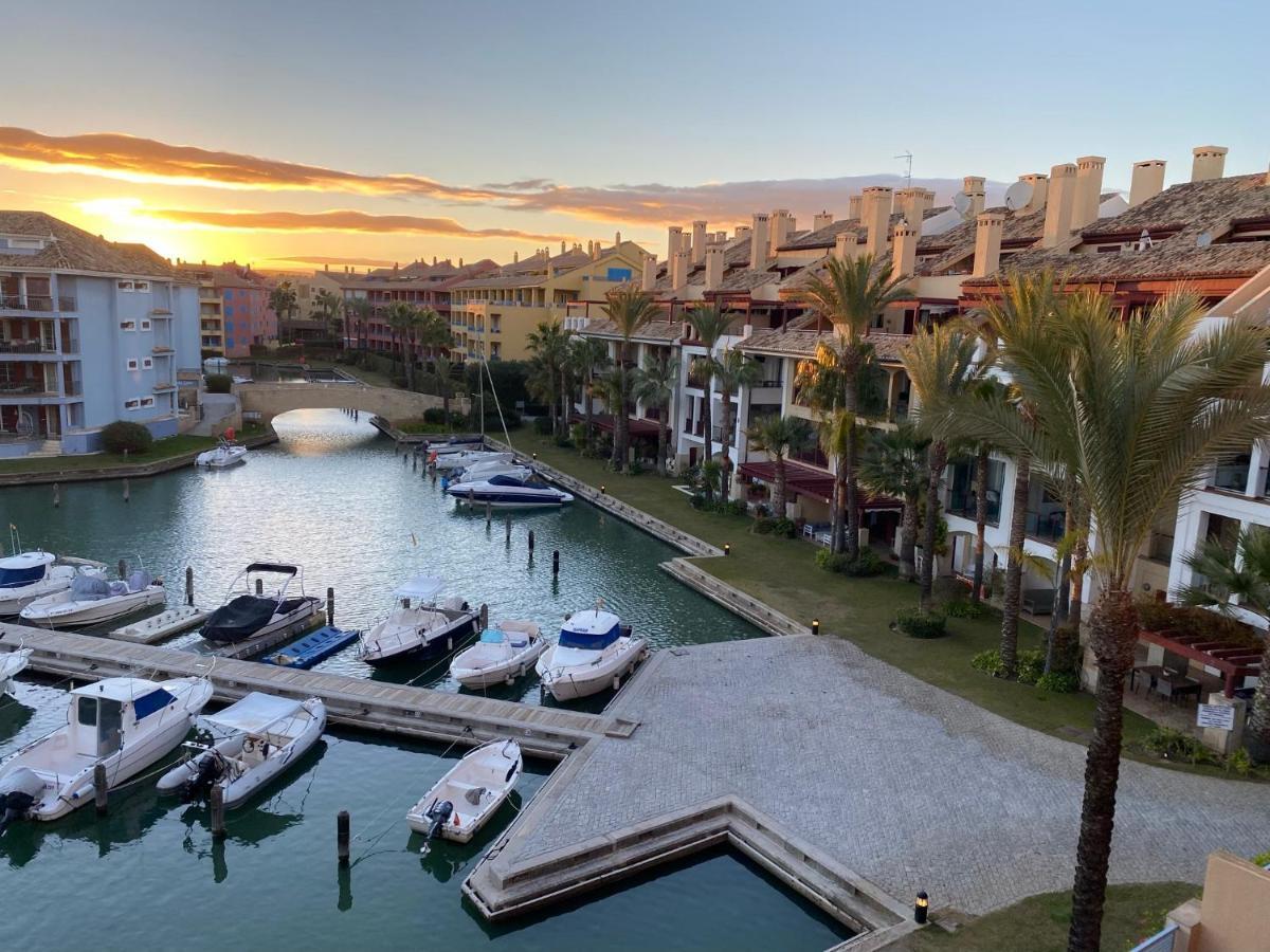 Apartamento Con Terraza Sobre La Marina De Sotogrande San Roque  Dış mekan fotoğraf