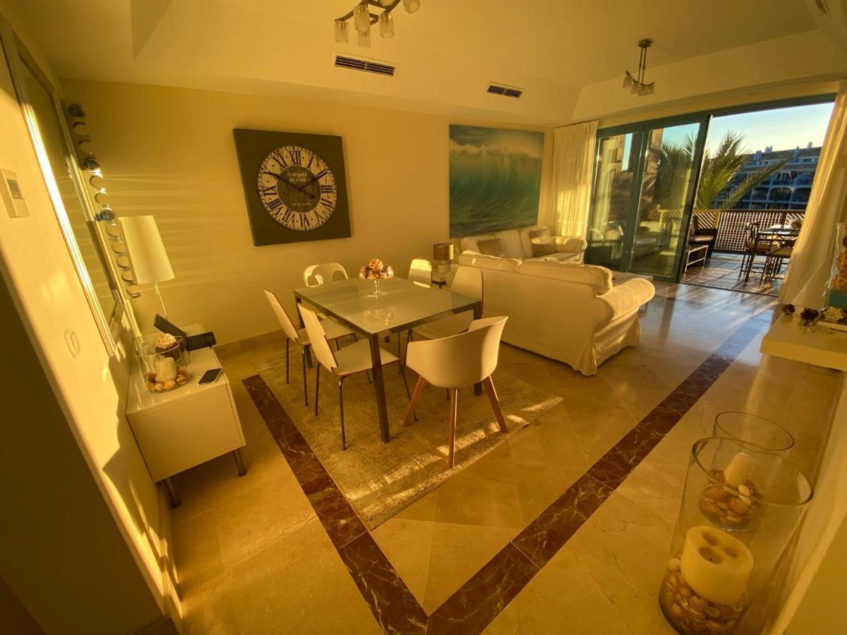 Apartamento Con Terraza Sobre La Marina De Sotogrande San Roque  Dış mekan fotoğraf