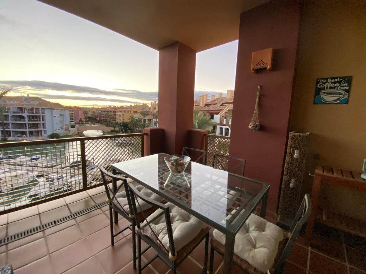 Apartamento Con Terraza Sobre La Marina De Sotogrande San Roque  Dış mekan fotoğraf