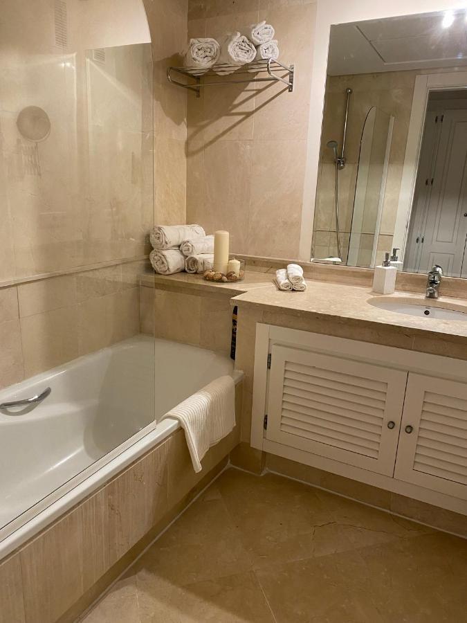 Apartamento Con Terraza Sobre La Marina De Sotogrande San Roque  Dış mekan fotoğraf