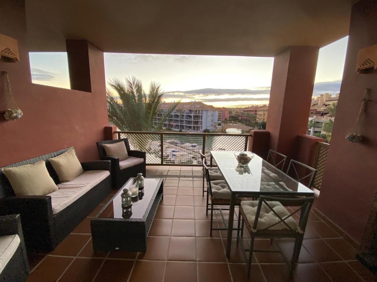 Apartamento Con Terraza Sobre La Marina De Sotogrande San Roque  Dış mekan fotoğraf